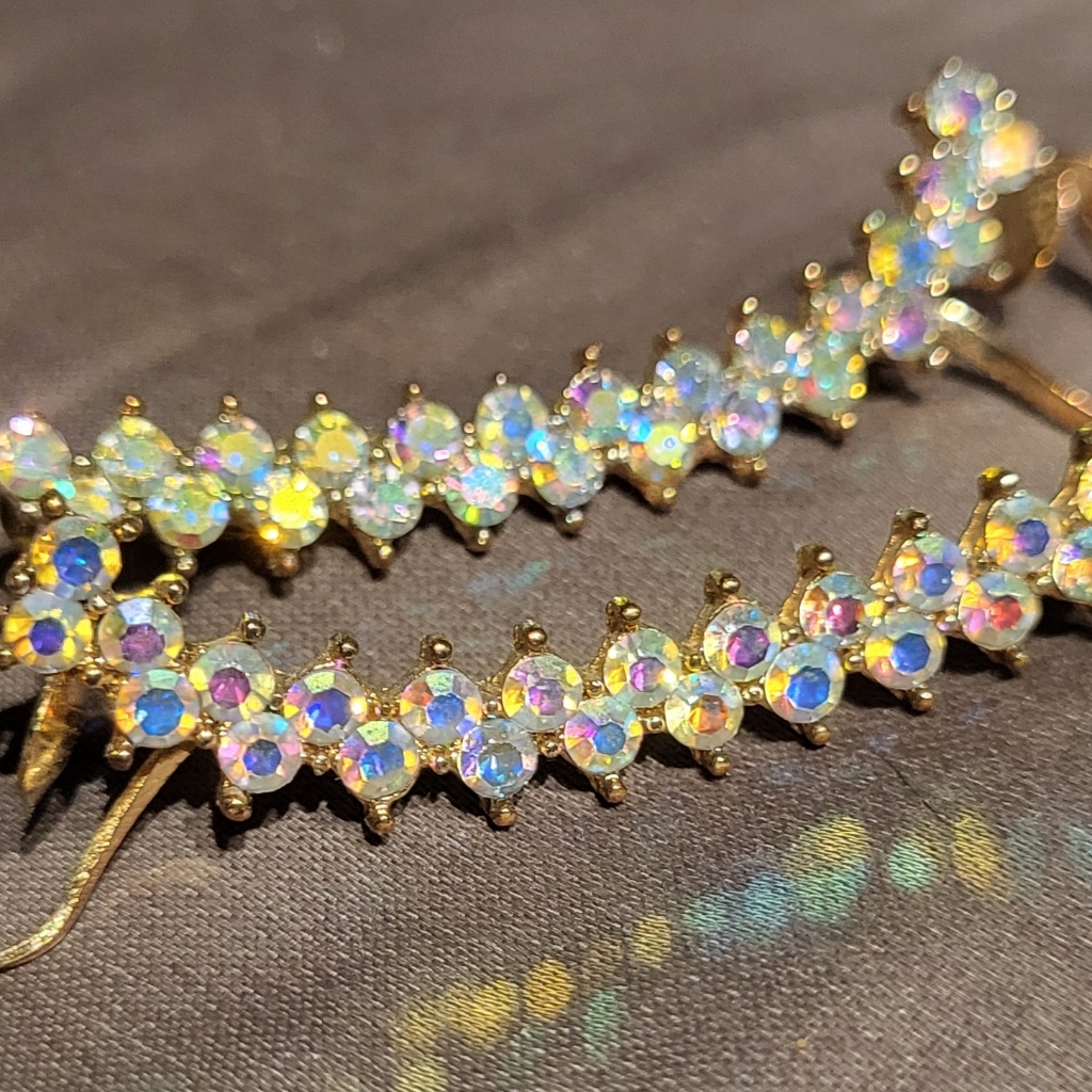 Rhinestone Earrings 22$